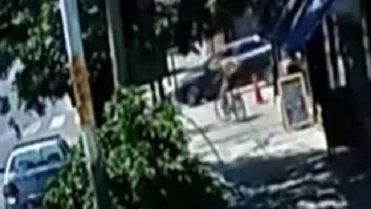 El hecho ocurrió en la esquina de Crovara y Blanco Escalad, en Villa Madero.