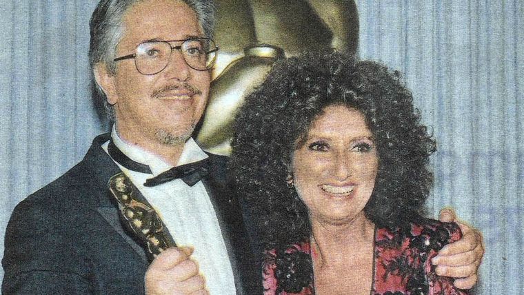 La cinta recibió el Premio Oscar a Mejor Película Extranjera. La cinta recibió el Premio Oscar a Mejor Película Extranjera.