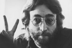 la mala conducta de lennon: subastan sus boletines escolares