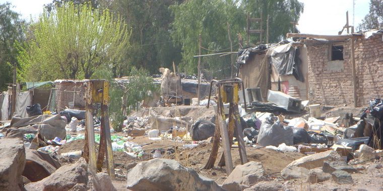 Una postal de la Mendoza estancada: plena Capital, el Escorihuela. Foto: Ulises Naranjo / MDZ.