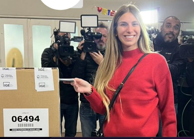 Lula Levy fue la primera candidata en votar Foto: Lula Levy