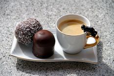 El coco rallado es un ingrediente que se obtiene al rallar la pulpa del coco seco. Foto: Pixabay - pixabay.com