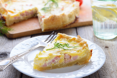 Receta de tarta de jamón y queso paso a paso. Foto: Shutterstock