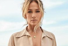 Jennifer Lopez anima a las mujeres mayores de 50 años a usar top. ¿Tú lo harías? Foto: Vanitatis