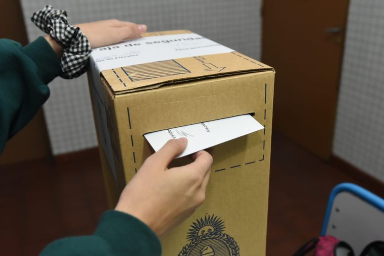 Así iniciaban las PASO en Mendoza, en 2023. Foto: Maximiliano Ríos/MDZ Así iniciaban las PASO en Mendoza, en 2023. Foto: Maximiliano Ríos/MDZ