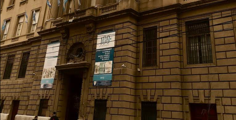 Un rector del Colegio Champagnat alertó de la amenaza y se llevó a cabo un allanamiento. Un rector del Colegio Champagnat alertó de la amenaza y se llevó a cabo un allanamiento.