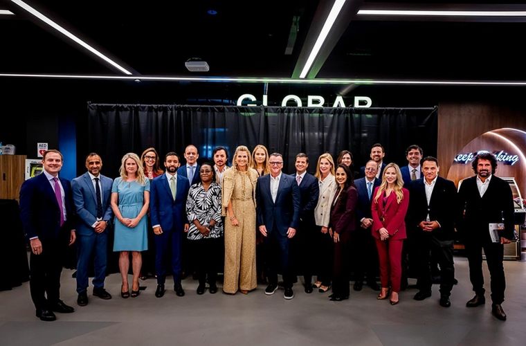 Globant recibió en una mesa redonda sobre salud financiera a la Reina Máxima de los Países Bajos, Máxima Zorreguieta﻿. Foto Gentileza: Patrick van Katwijk