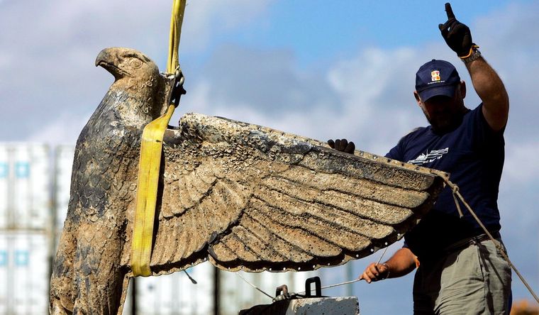 águila nazi Graf Spee El águila de bronce estaba en el buque hundido en el Río de la Plata. Foto: Ap.