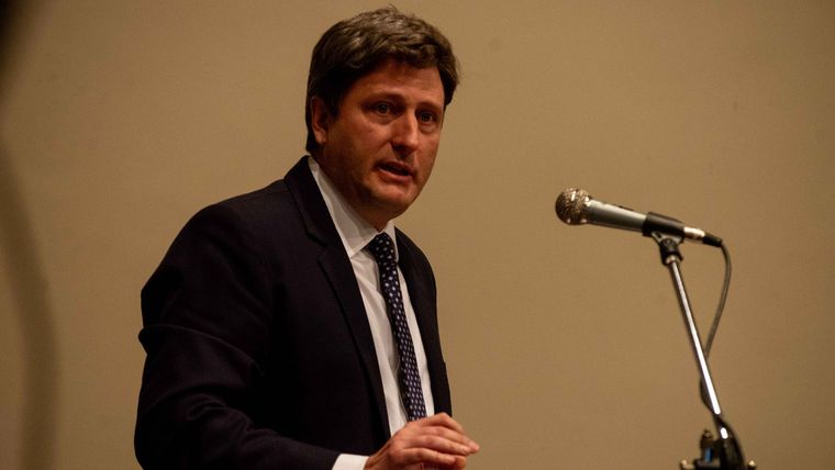 Bustamante dejó el cargo el pasado 18 de julio de 2025, según se consta en el Artículo 1° del decreto firmado por Javier Milei y el canciller, Gerardo Werthein.