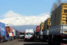 Los vehículos varados en Alta Montaña, una postal de los últimos días. Foto: ALF PONCE MERCADO / MDZ