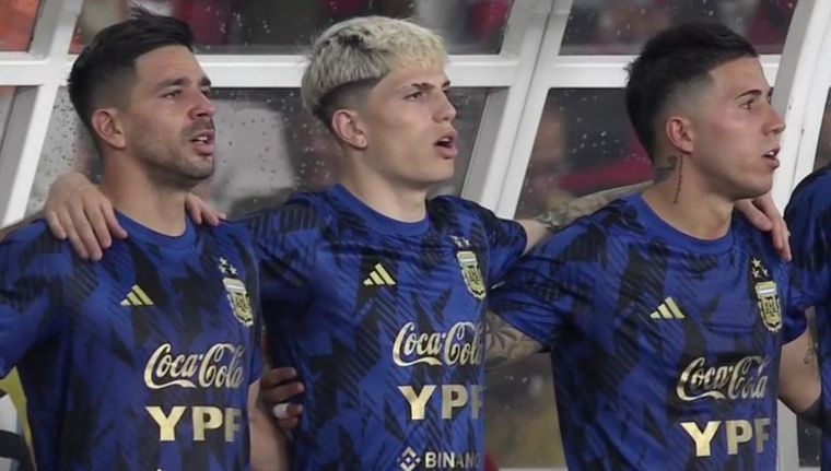 Garnacho cantó el himno y se volvió tendencia. Foto: Captura