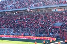 La bronca en Avellaneda explotó Los hinchas de Independiente apuntaron contra todos tras la sanción de la Conmebol. Foto: captura de TV. La bronca en Avellaneda explotó Los hinchas de Independiente apuntaron contra todos tras la sanción de la Conmebol. Foto: captura de TV.