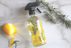 Foto: Clean Mama - https://cleanmama.com/wp-content/uploads/2019/10/Lemon-Lavender-Infused-Vinegar-Clean-Mama.png