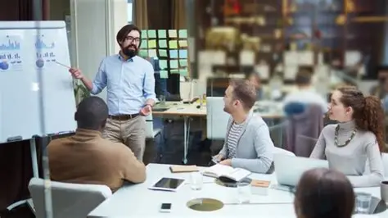 La presión externa no debería justificar el empobrecimiento del vínculo interno. La presión externa no debería justificar el empobrecimiento del vínculo interno.