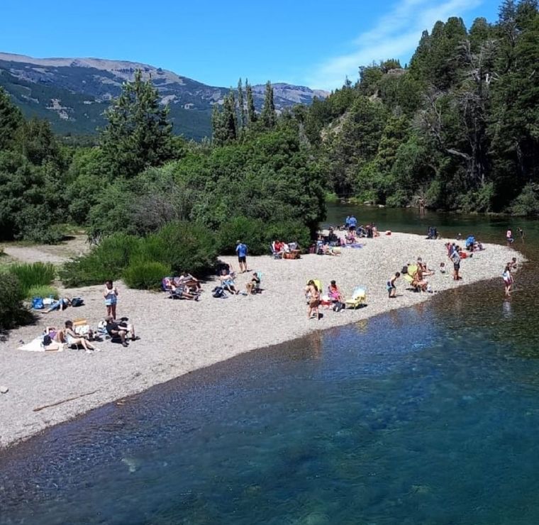 A pocos kilómetros de San Martín de Los Andes se esconde este pueblo de montaña Foto: IG @cesarsevera
