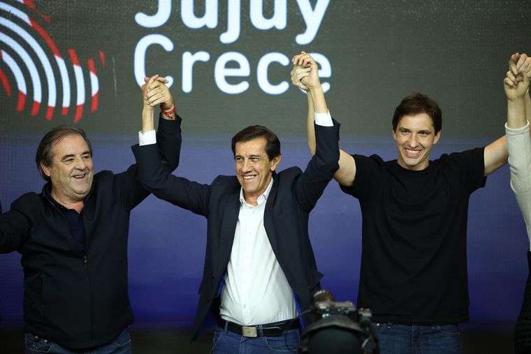El gobernador de Jujuy, Carlos Sadir, festejó el triunfo del oficialismo en las elecciones legislativas locales, donde casi duplicó a La Libertad Avanza. Foto: X (@carlossadirjujuy)