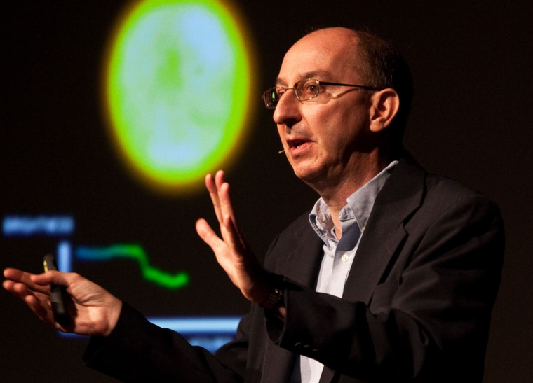 Les Johnson supo liderar proyectos dentro de la NASA, especialmente en el Marshall Space Flight Center.