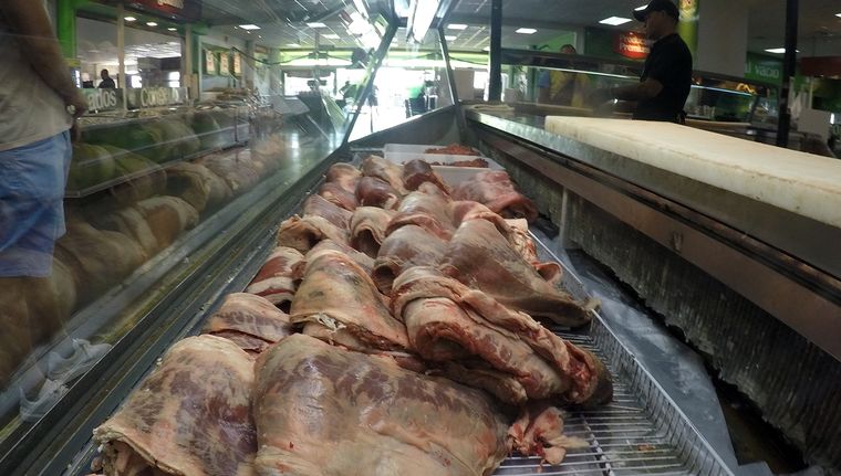 El bolsón de dos kilos de carne costará 9000 pesos. Foto: ALF PONCE MERCADO / MDZ