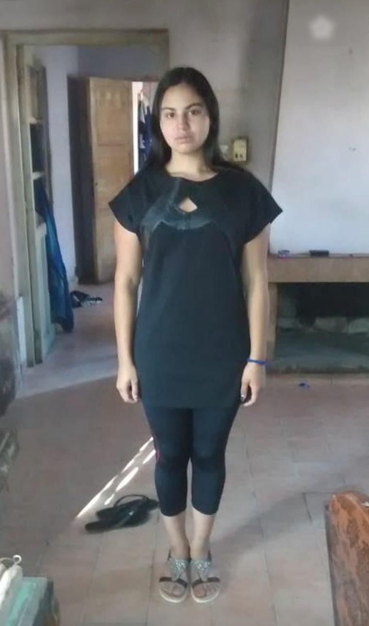 La chica tiene 16 años y mide 1,70