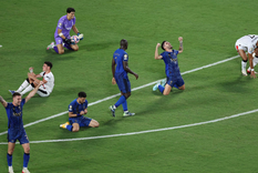 Al Hilal festeja el pase a cuartos de final frente al Manchester City en el Mundial de Clubes FIFA 2025.