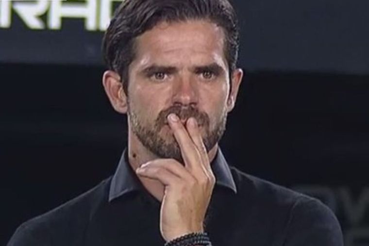 Fernando Gago dejó ir a Juan Cáceres, quien no era tenido en cuenta.