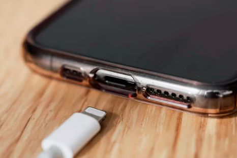 Cómo limpiar el puerto de carga del celular sin dañarlo: guía paso a paso Cómo limpiar el puerto de carga del celular sin dañarlo: guía paso a paso