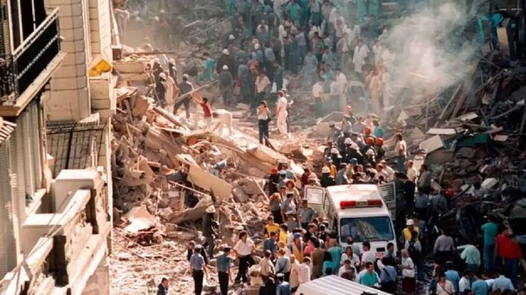 El atentado a la AMIA fue a las 9.53 del 18 de julio de 1994 Foto: AMIA