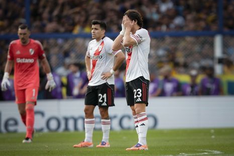 River perdió algo más que un Superclásico ante Boca, Argentinos Juniors lo superó y ahora no depende de sí mismo para clasificarse a la Libertadores por la tabla anual.&nbsp;