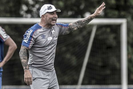 Jorge Sampaoli tiene serias chances de volver al Santos, pero con una condición. Jorge Sampaoli tiene serias chances de volver al Santos, pero con una condición.