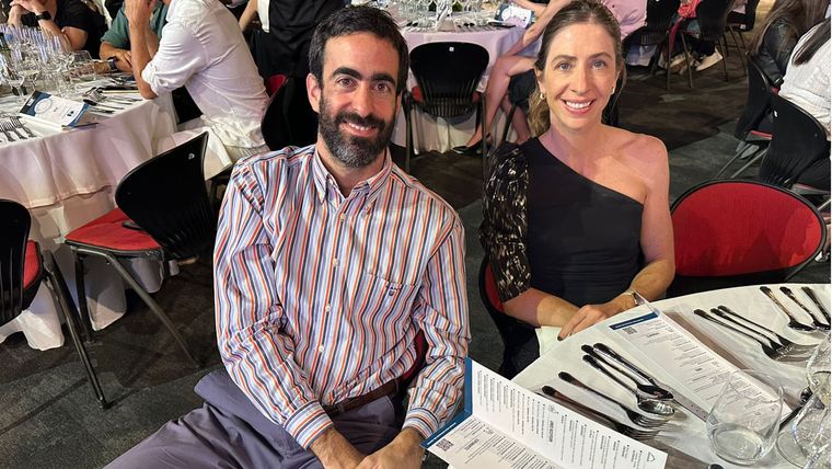 El ministro de Hacienda Víctor Fayad junto a su esposa. El ministro de Hacienda Víctor Fayad junto a su esposa.