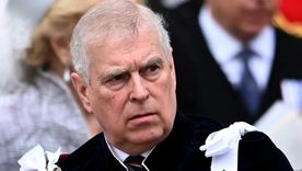 Siendo joven, en entonces príncipe Andrés se vinculó con Jeffrey Epstein y ahora el rey Carlos III debe responder. Foto Efe Siendo joven, en entonces príncipe Andrés se vinculó con Jeffrey Epstein y ahora el rey Carlos III debe responder. Foto Efe