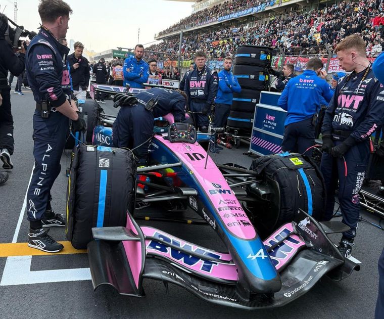 Pierre Gasly fue citado por los comisarios tras la Sprint del GP de China por una posible “liberación insegura” en boxes. Pierre Gasly fue citado por los comisarios tras la Sprint del GP de China por una posible “liberación insegura” en boxes.