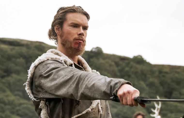 Sam Corlett nació el 24 de abril de 1996.