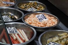 Los productos típicos de Semana Santa vienen con un fuerte aumento respecto al 2022. ¿Qué sucede con el pescado, los mariscos y los huevos de pascua? Foto: ALF PONCE MERCADO / MDZ