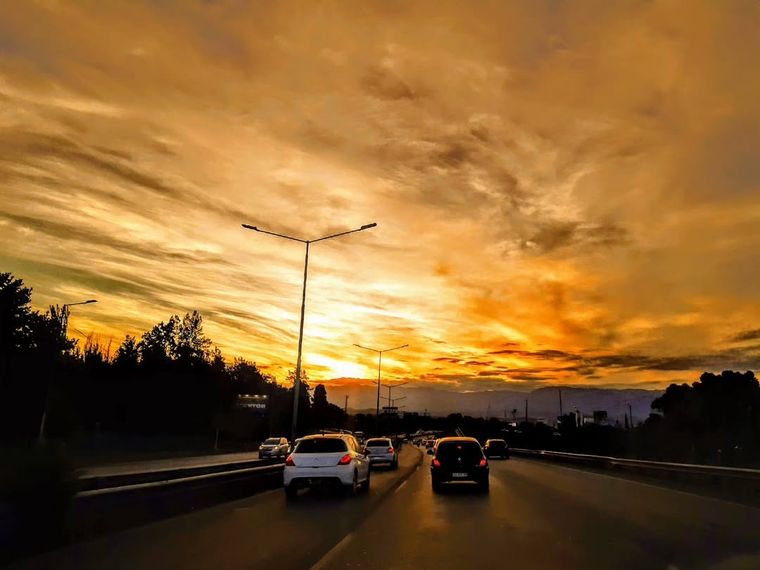 Atardecer en Mendoza, de @manoloro69