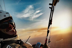 su paracaidas se enredo, logro salvar su vida por un milagro y compartio este impresionante video su paracaidas se enredo, logro salvar su vida por un milagro y compartio este impresionante video