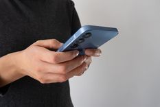 Los usuarios buscan teléfonos de gama media confiables, pero algunos modelos decepcionan.
