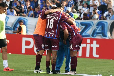 Godoy Cruz descendió a la Primera Nacional. Godoy Cruz descendió a la Primera Nacional.