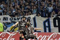 Con su gol de cabeza, Nicolás Orsini fue el héroe de la clasificación en el épico triunfo ante Racing. Con su gol de cabeza, Nicolás Orsini fue el héroe de la clasificación en el épico triunfo ante Racing.