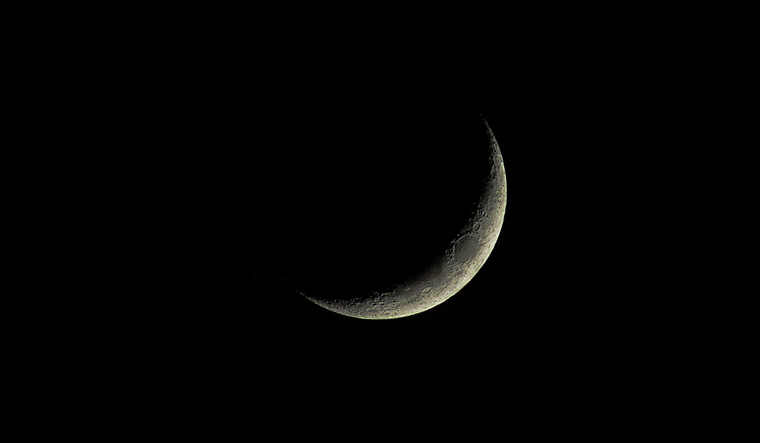 Se llama Luna negra cuando en una misma estación astronómica se dan cuatro Lunas Nuevas. Se llama Luna negra cuando en una misma estación astronómica se dan cuatro Lunas Nuevas.