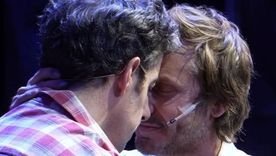 Esteban Lamothe y Benjamín Vicuña son los protagonistas de la obra de teatro Secreto en la montaña. Esteban Lamothe y Benjamín Vicuña son los protagonistas de la obra de teatro Secreto en la montaña.