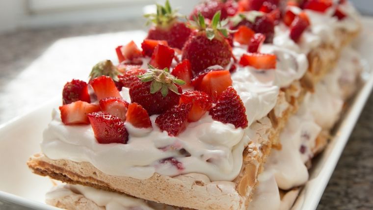 Disfruta de este milhojas exquisito y prepáralo fácilmente con esta receta ¡te encantará!