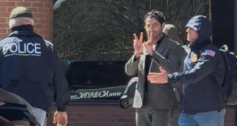 Estudiante palestino detenido en EE.UU al ir a una entrevista de ciudadanía. Foto: BBC.