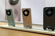 El nuevo Huawei Mate 80 Pro presenta un diseño de cámaras circular que aloja sensores de alta capacidad lumínica.