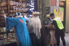 Contra la pared. El momento de la requisa. Contra la pared. El momento de la requisa.