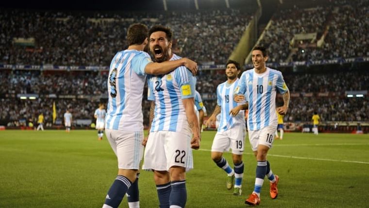 Durante muchos años, el Pocho fue una fija en la Selección. FIFA Foto: FIFA