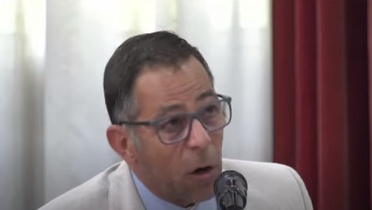 Denunciante. El doctor Fernando Guzzo en la audiencia de este martes.