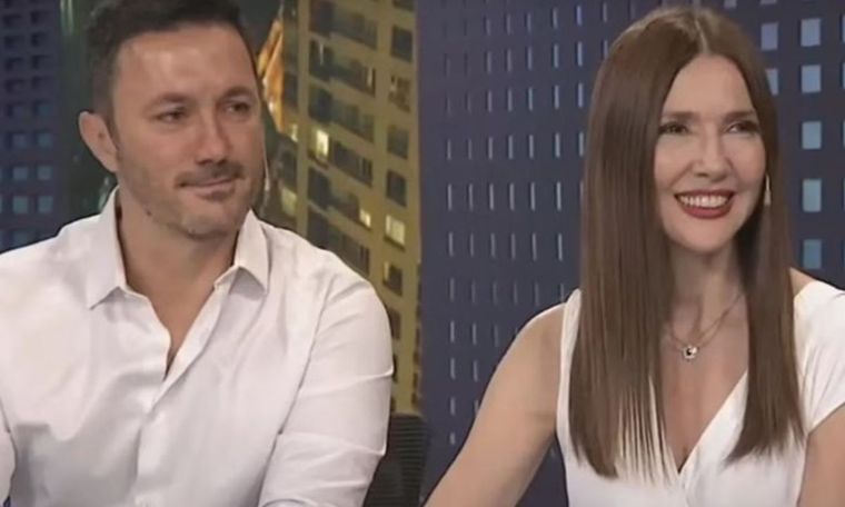 Cristina Pérez y Luis Petri se comprometieron en secreto en Italia La periodista y el precandidato a gobernador de Mendoza dieron un paso más que importante Foto: Captura de TV