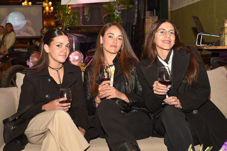 Renata, Rocío y Dana. Renata, Rocío y Dana.