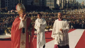 El día que Juan Pablo II dio una multitudinaria misa en la avenida 9 de Julio el 12 de abril de 1987. El día que Juan Pablo II dio una multitudinaria misa en la avenida 9 de Julio el 12 de abril de 1987.